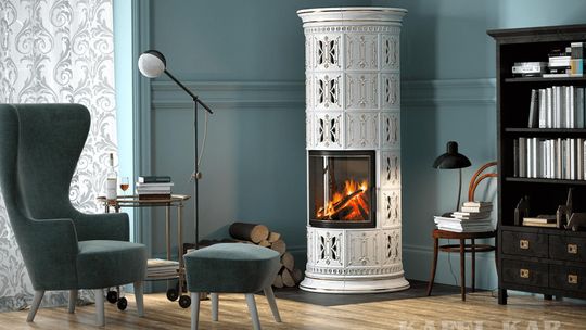 Ceramiczne trendy kominek kaflowy w salonie