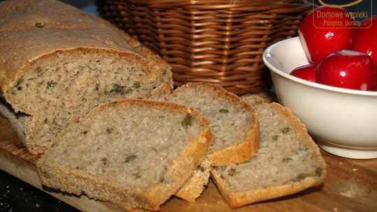 Chleb pszenno-żytni z kaparami