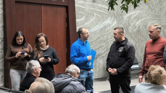 Dom z kominkiem to „zakład”? Krakowski sąd odroczył wyrok