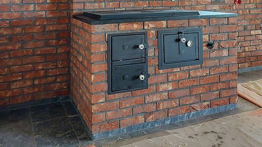 Akom: Drzwiczki i okucia do kuchni JOKR – profesjonalne rozwiązania. Szeroki wachlarz produktów do realizacji zduńskich okucia i drzwiczki do kuchni jokr akom