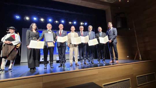 Gala w Ludźmierzu. Zduni odebrali decyzję o wpisie na Krajową listę dziedzictwa