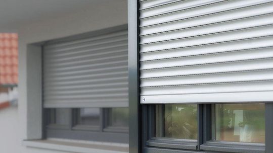 GoreTech – Profesjonalne systemy osłon okiennych i bramowych