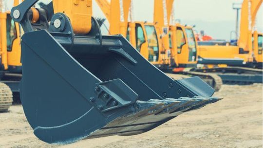 Jak obliczyć pojemność łyżki koparki? Przewodnik dla maszyn