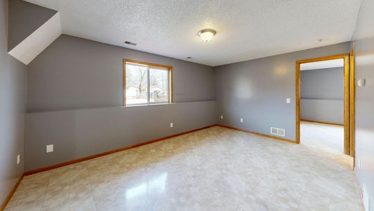 Jak osiągnąć idealnie gładką powierzchnię podłogi dzięki wylewce samopoziomującej