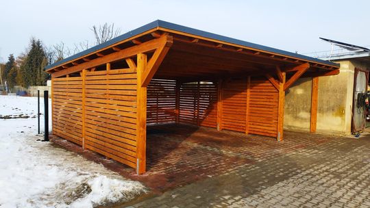 Jakie drewno wybrać na carport? Przewodnik inwestora Jakie drewno wybrać na carport? Przewodnik inwestora