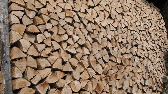 Klasy wilgotności drewna - warto wiedzieć przed kupnem