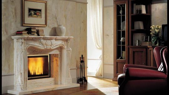 kominek z marmuru - portal kominkowy