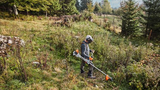Ranking kos spalinowych Stihl FS: Jaką kosę wybrać?
