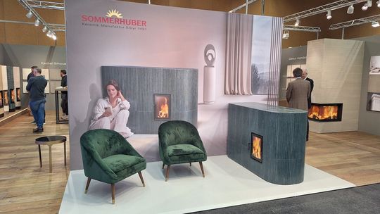 Zduńskie trendy 2026 - przedstawia Witold Hawajski redaktor naczelny Świata Kominków na targach w Wels