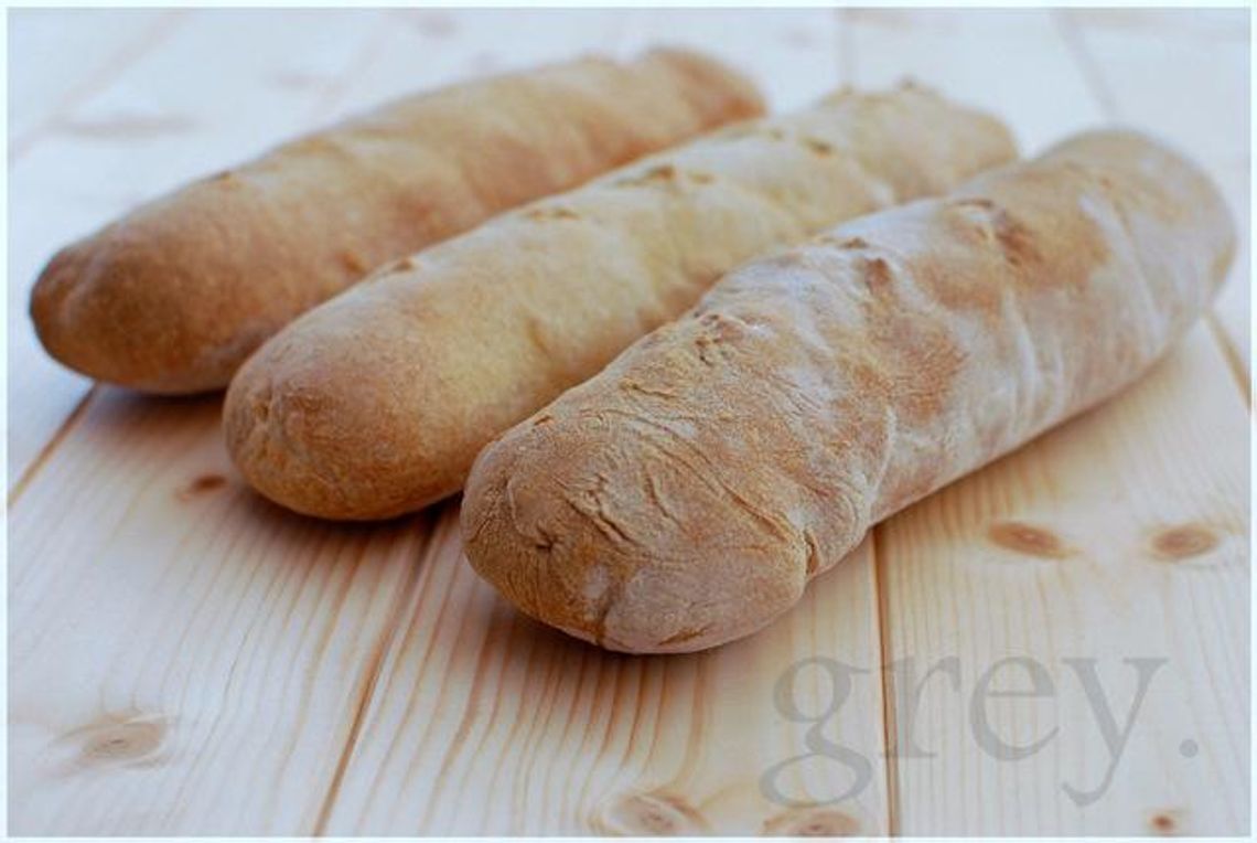 Bagietki lub zwykły chleb na drożdżach