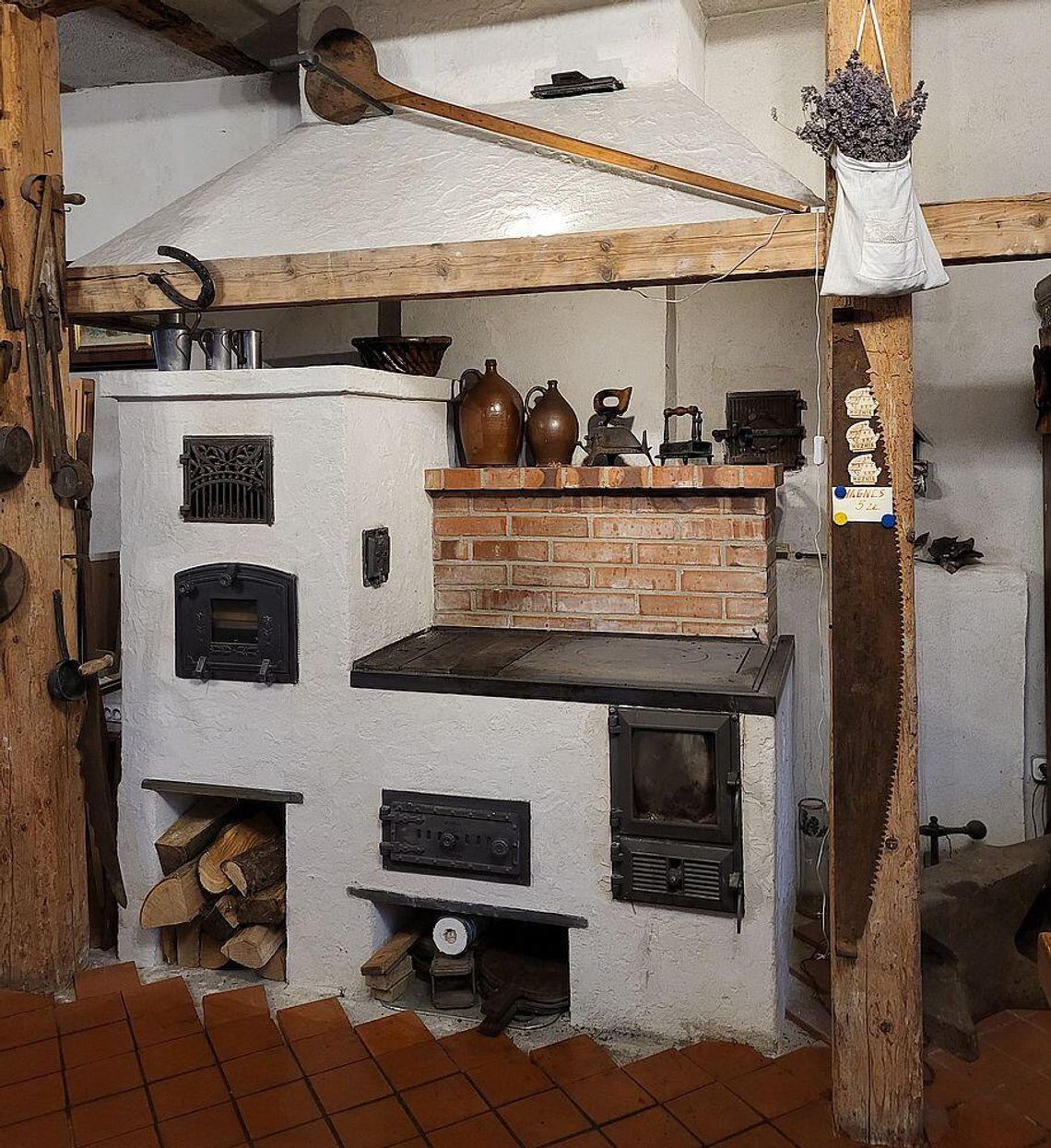 rady zduna-tradycyjne-czy-nowoczesne-materialy-zdunskie