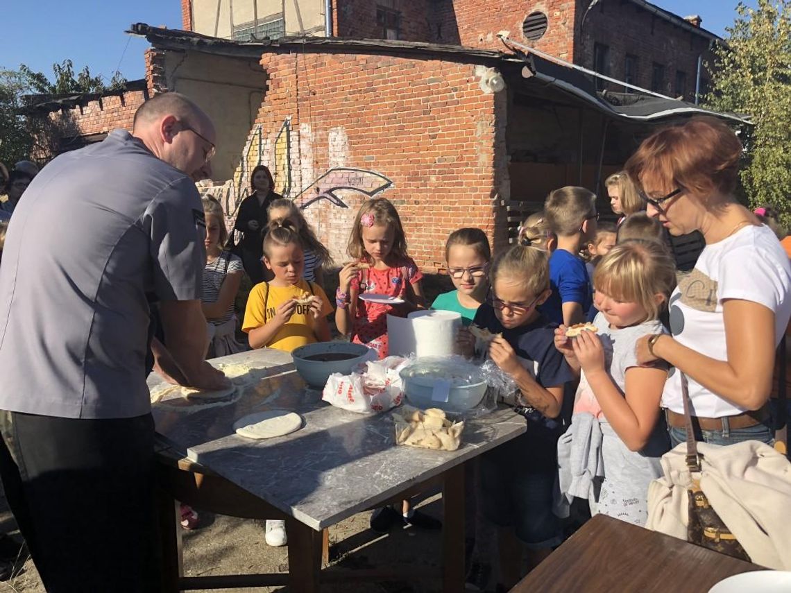 Pokaz czystego palenia drewnem i warsztaty robienia pizzy w Zdunach