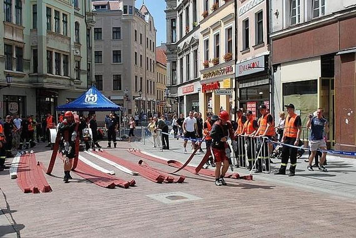 Polska znalazła super strażaka