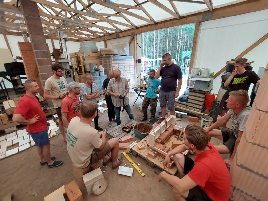 Szkolenie: Zduństwo nowoczesne i technologie budowy pieco-kominków (pieców akumulacyjnych) Szkolenie: Zduństwo nowoczesne i technologie budowy pieco-kominków (pieców akumulacyjnych)