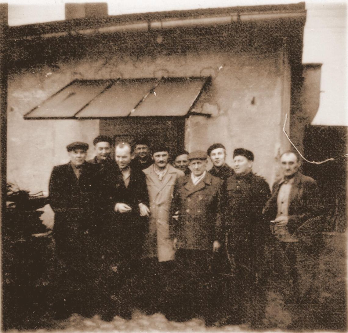 ZDUŃSKIE OPOWIEŚCI: Historia kaflarni w Zdunach na archiwalnych fotografiach