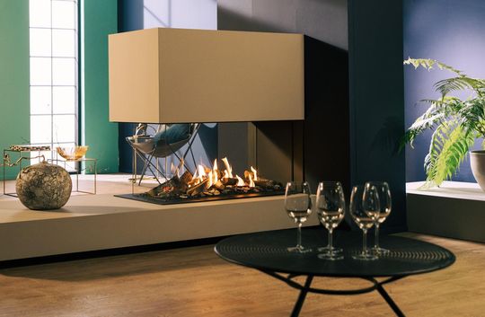 Gazowy kominek trójstronny Faber /Glen Dimplex Polska