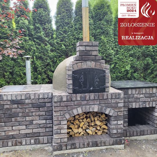 rzymski piec chlebowy i płyta grzewcza w urządzeniu ogrodowym