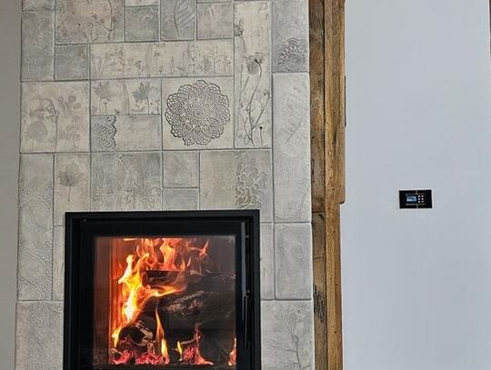 Piecokominek akumulacyjny z podwójną szybą