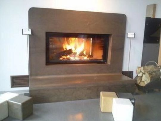 Kominek ze schodkiem