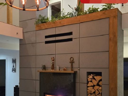 Kominek z wnęką na drewno