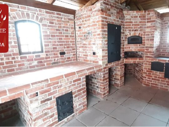 Kuchnia ogrodowa: grillo-wędzarnia, piec chlebowy