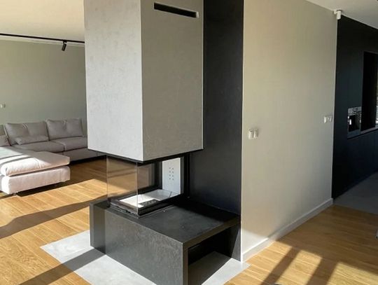 Nowoczesny kominek trójstronny