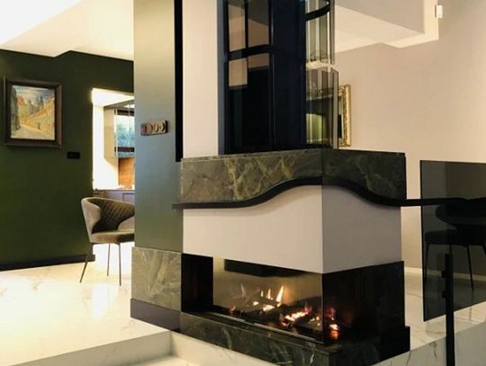 Narożny kominek gazowy