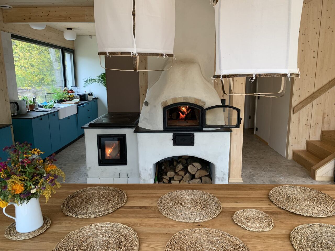 kuchnia na drewno i piec chlebowy z gliny